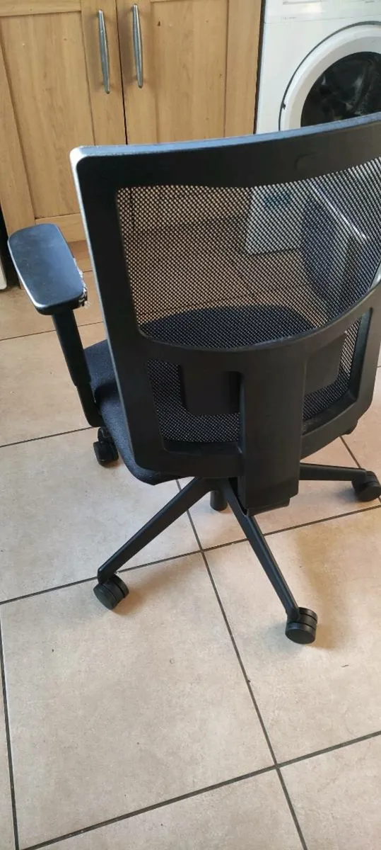 Office chair - Image 2