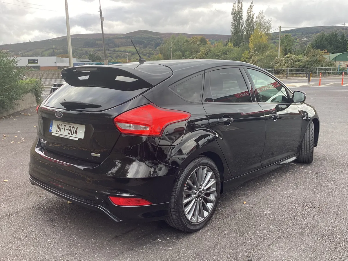 Ford Focus ** ONLY 98KMS * 1 OWNER - Image 4