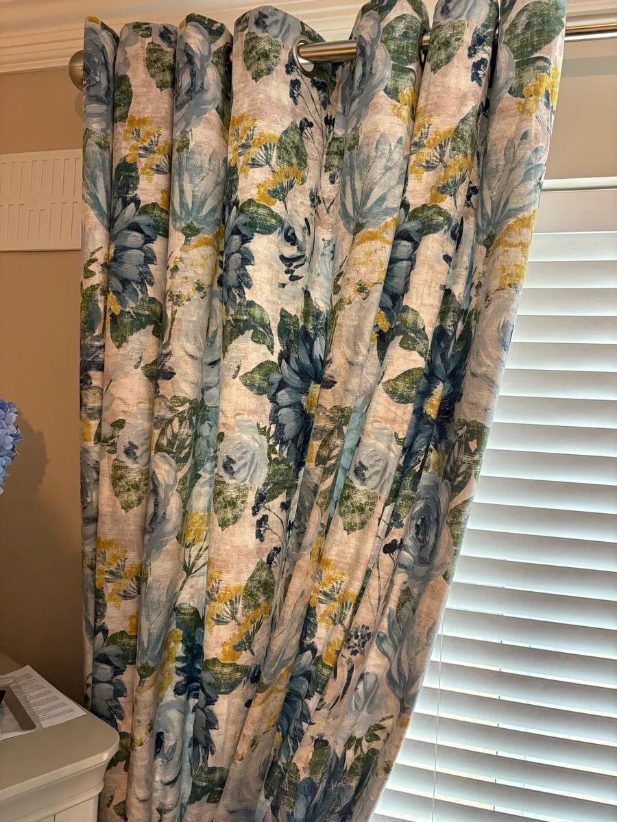 Curtains - Image 1