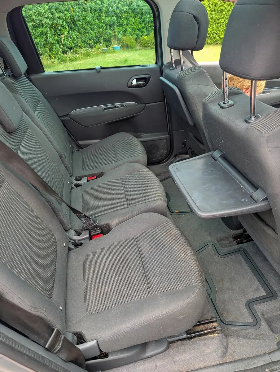Peugeot 5008 2015 - Image 2