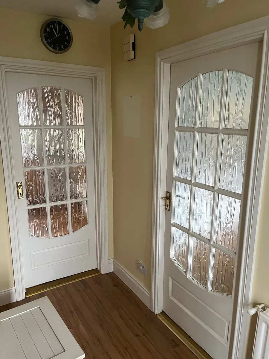 4 interior solid wood doors with glass panels - Image 1
