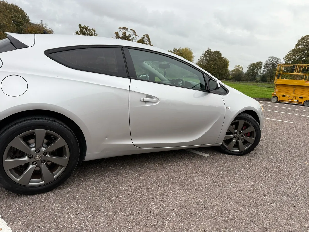 Astra GTC 12 with new nct 03/26 low mill 117000 - Image 2