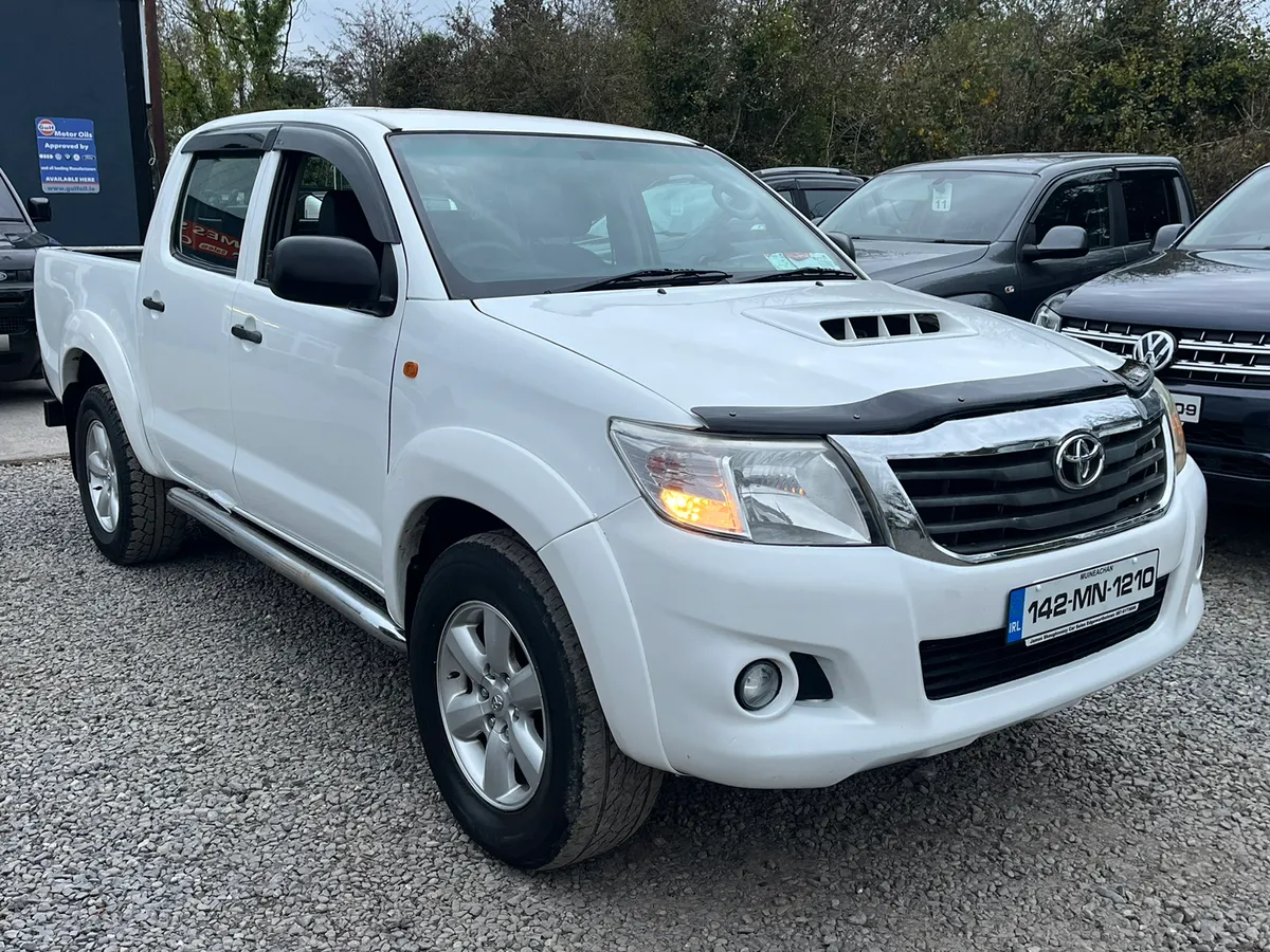 2014 TOYOTA HILUX D-4D CREWCAB *LOW MILES* - Image 1
