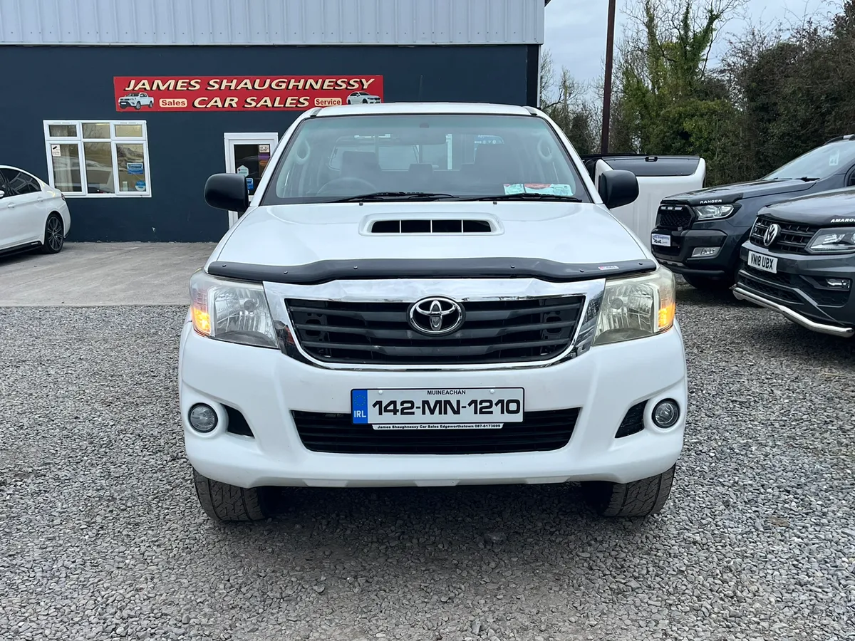 2014 TOYOTA HILUX D-4D CREWCAB *LOW MILES* - Image 2