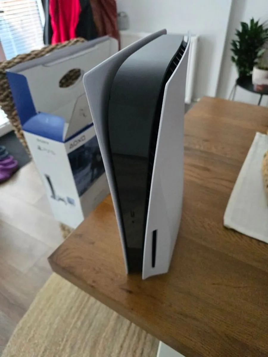 Playstation 5 Disc Edition - Image 1