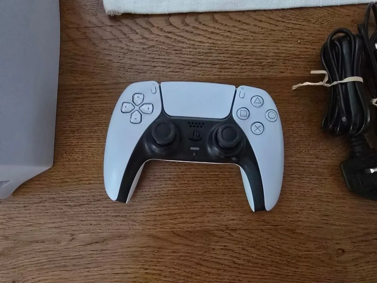 Playstation 5 Disc Edition - Image 2