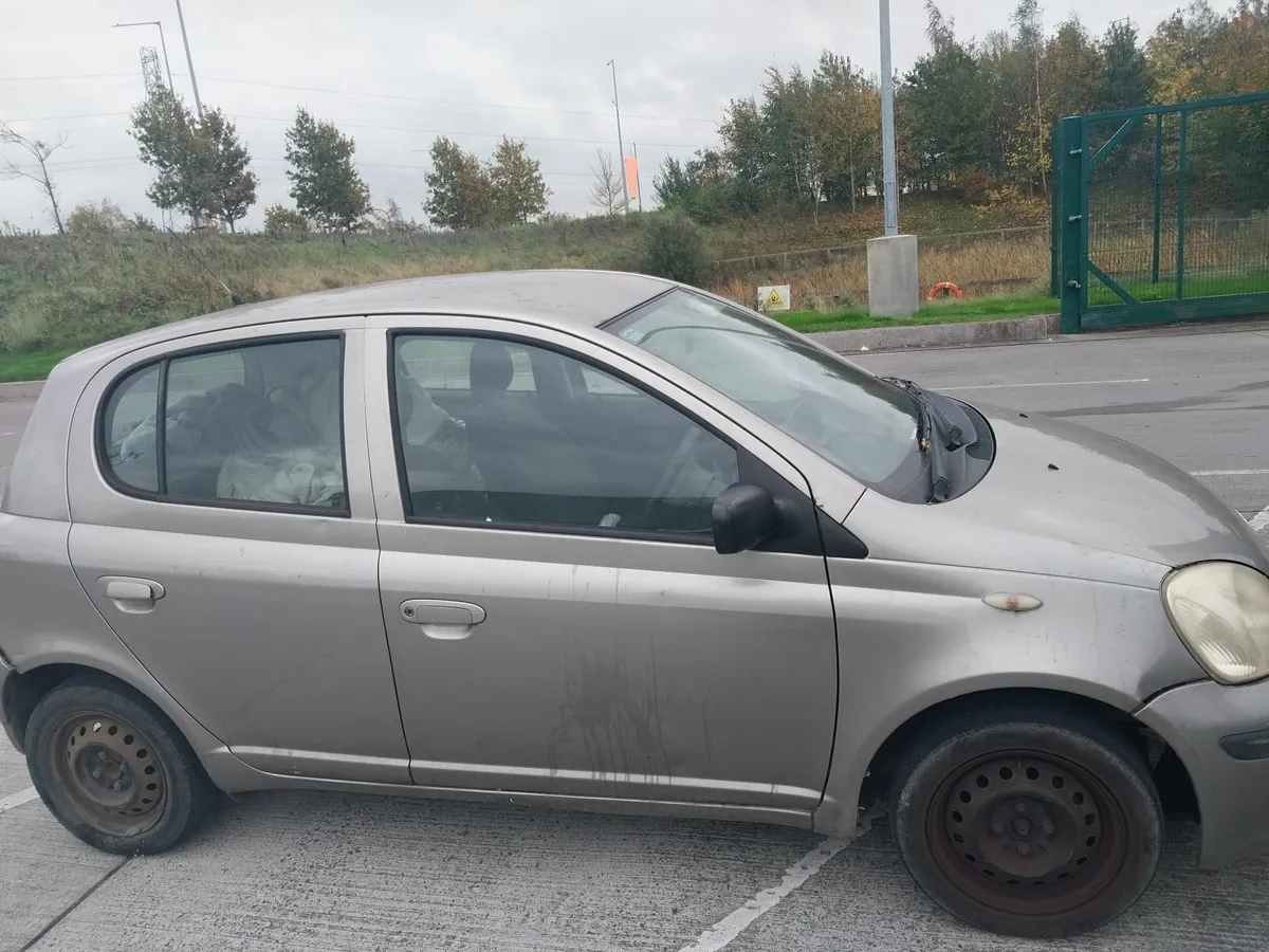 Toyota Yaris 2003 - Image 2