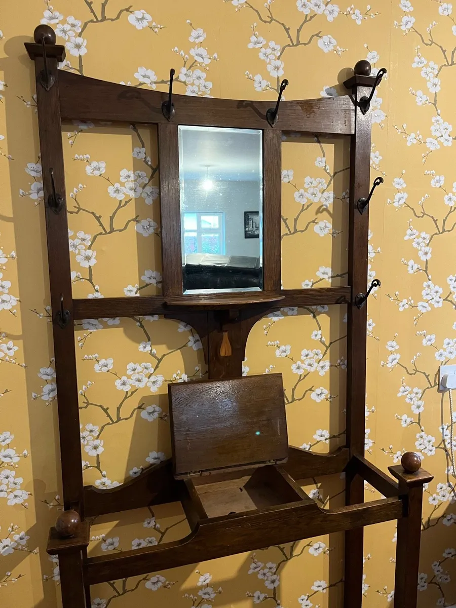 HALLSTAND - Image 2