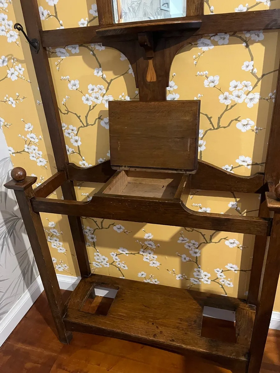 HALLSTAND - Image 3