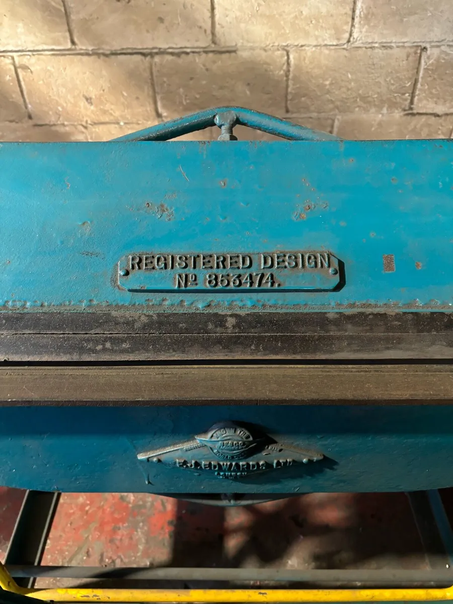 Edwards folder36” /4’ large rolls on wheels - Image 1