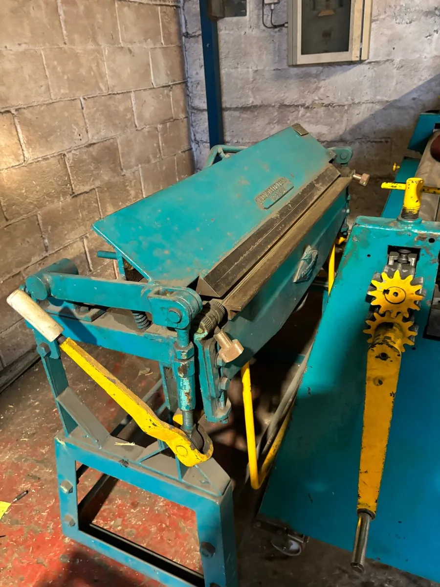 Edwards folder36” /4’ large rolls on wheels - Image 4