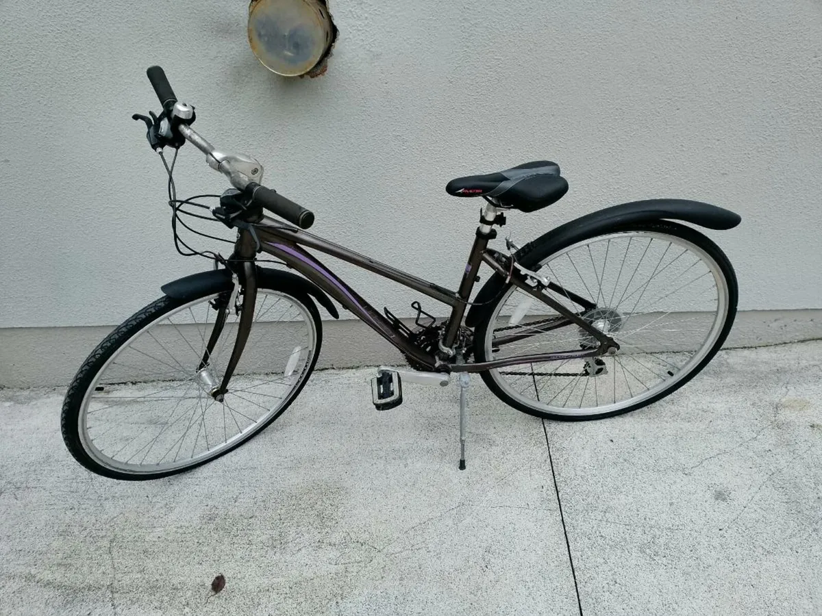 Road bike - Image 1