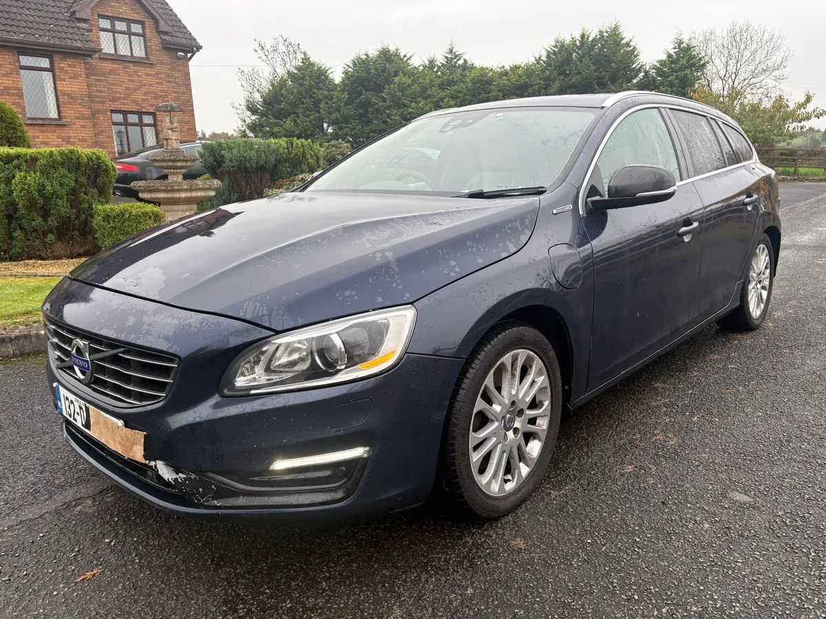 Volvo V60 2.4 Diesel Hybrid Automatic,Driving - Image 3