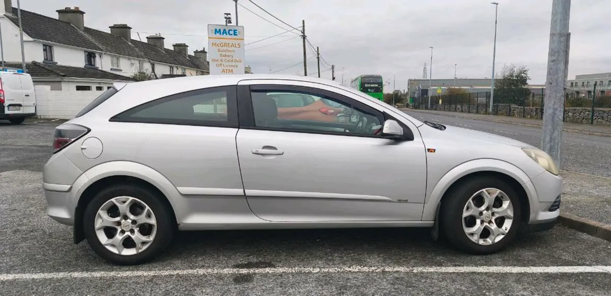 Opel Astra - Image 1