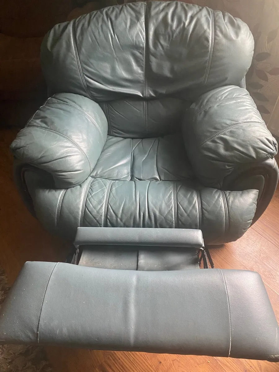 Recliner arm chair - Image 2