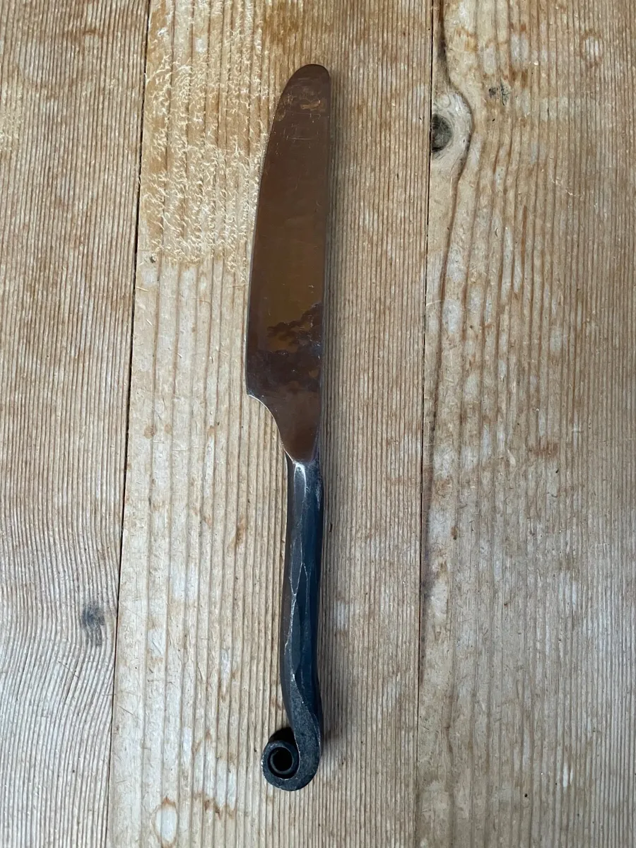 Beautiful 32-piece hand-forged cutlery set - Image 3