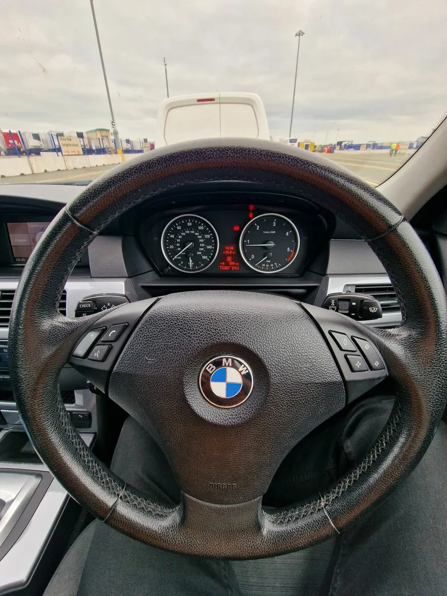 BMW 5-Series 2008 - Image 2