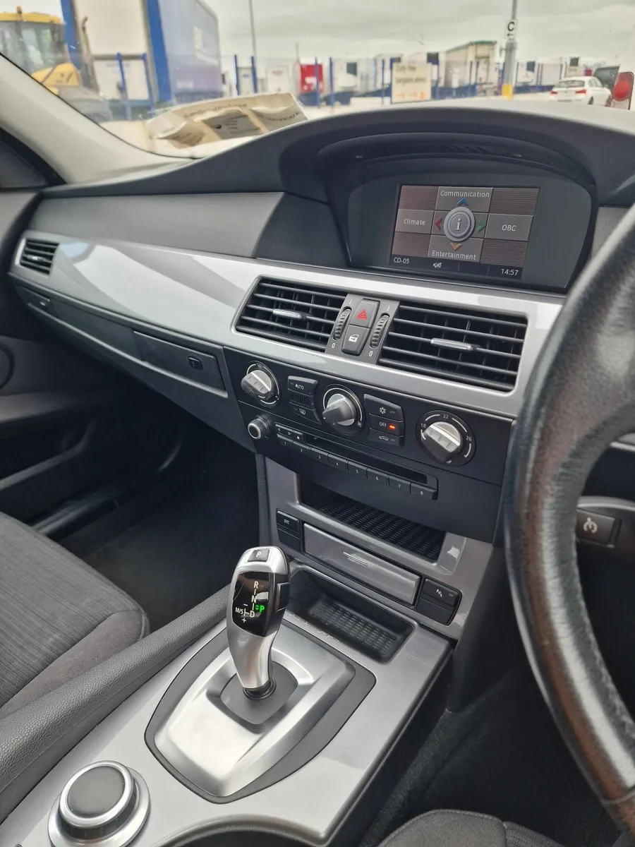 BMW 5-Series, low miles, 1 owner, going cheap - Image 4