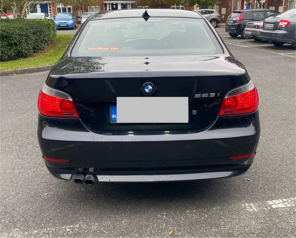 BMW 523i, 2006 - Image 2