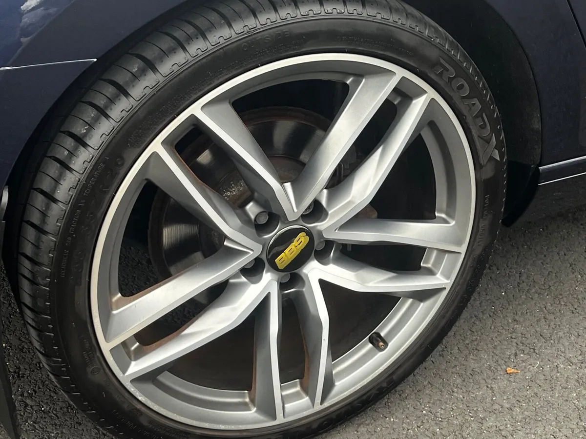 Volkswagen Passat 2017 - Image 2