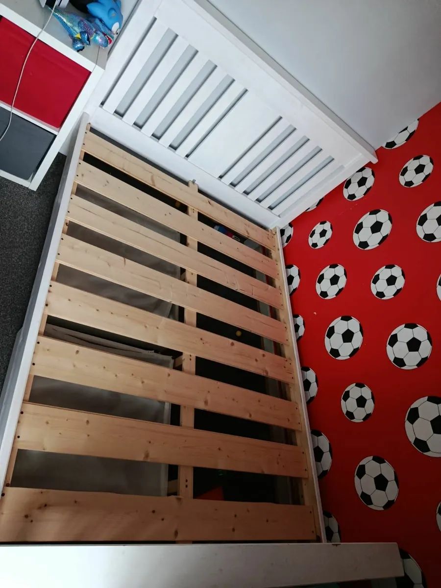 Double bed - Image 1