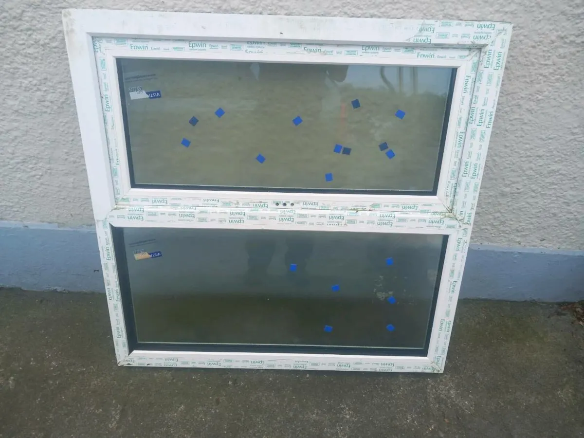 Bathroom window - Image 2