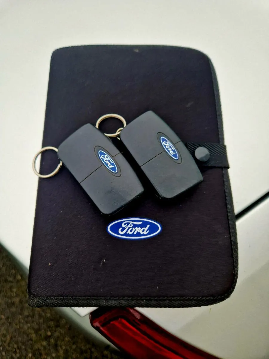 07 Ford Focus - Image 3