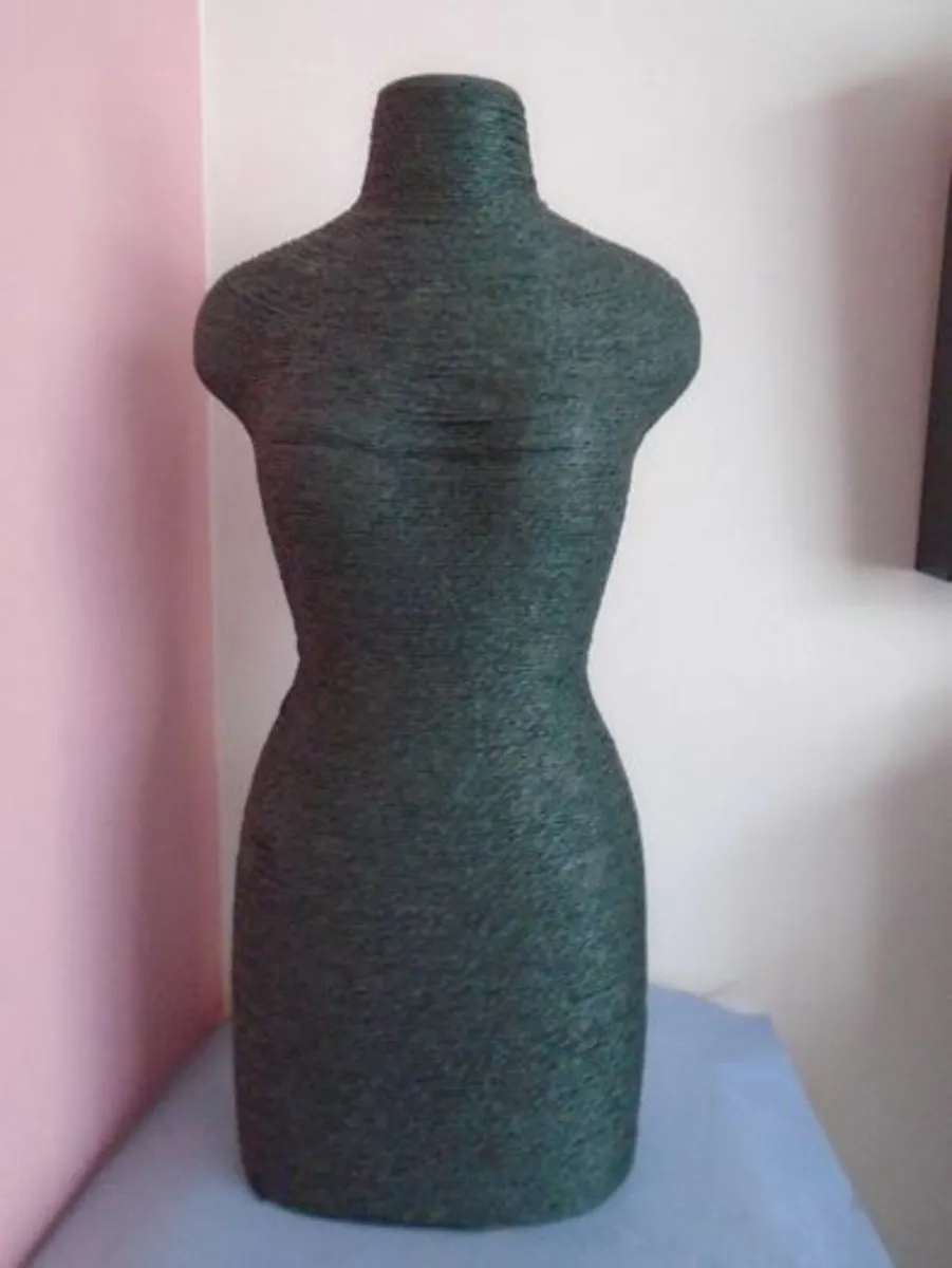 Jewellery display bust, Display stand - Image 1