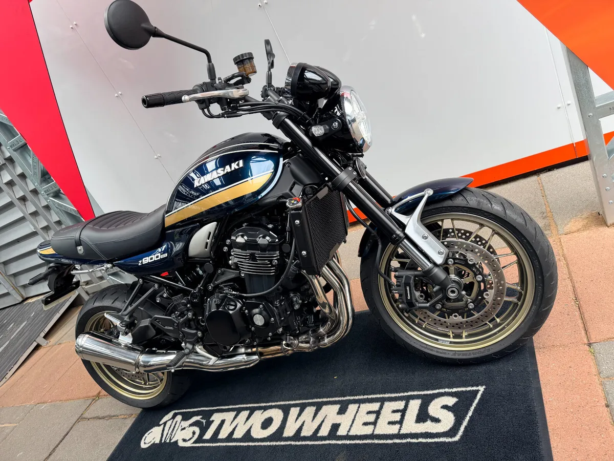 Kawasaki Z900 RS - Image 1