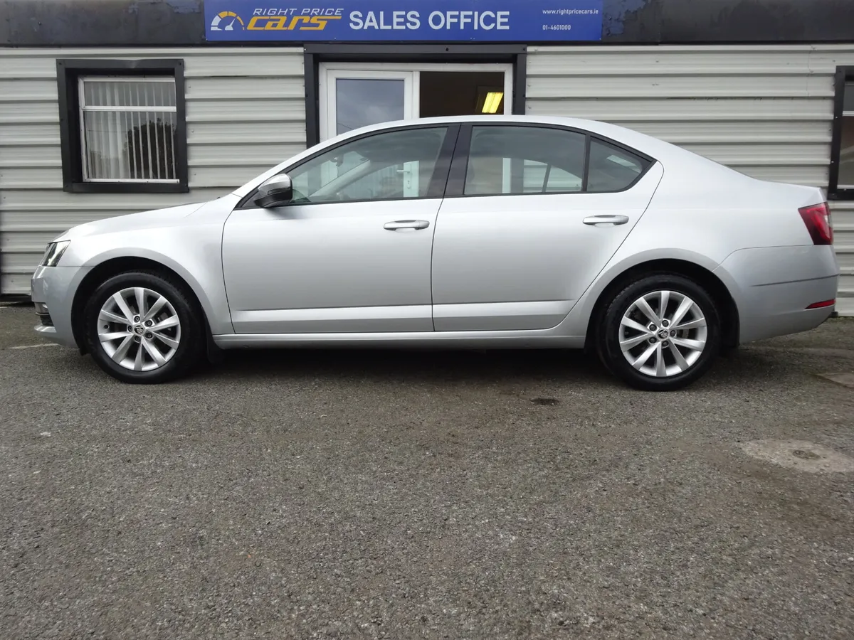 SKODA OCTAVIA 1.6 TDI AMBITION - Image 4