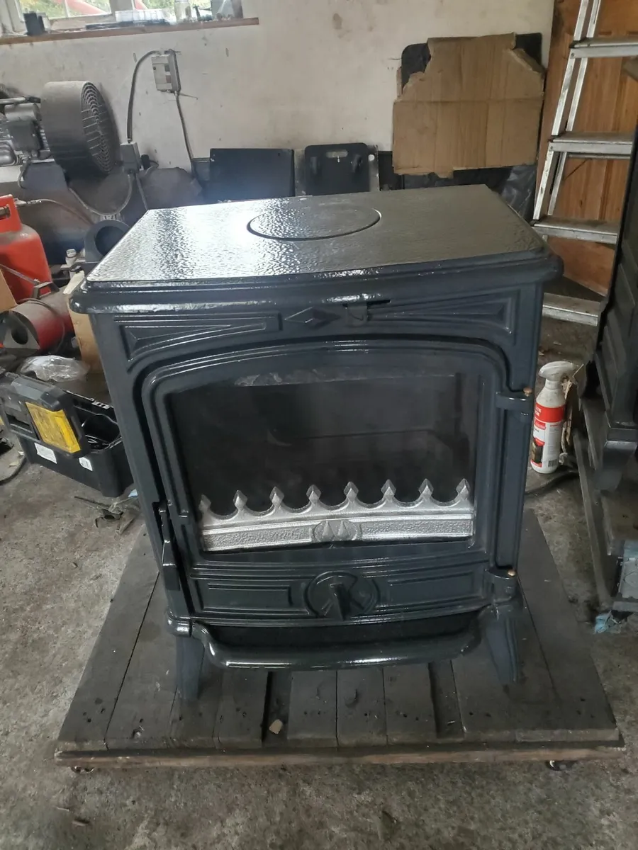 Enamel Franco Belge 8kw Solid fuel stove - Image 1