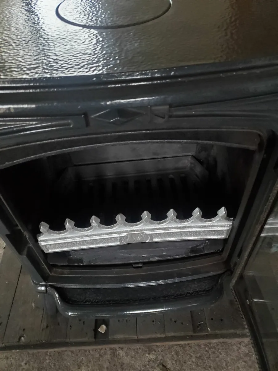 Enamel Franco Belge 8kw Solid fuel stove - Image 3