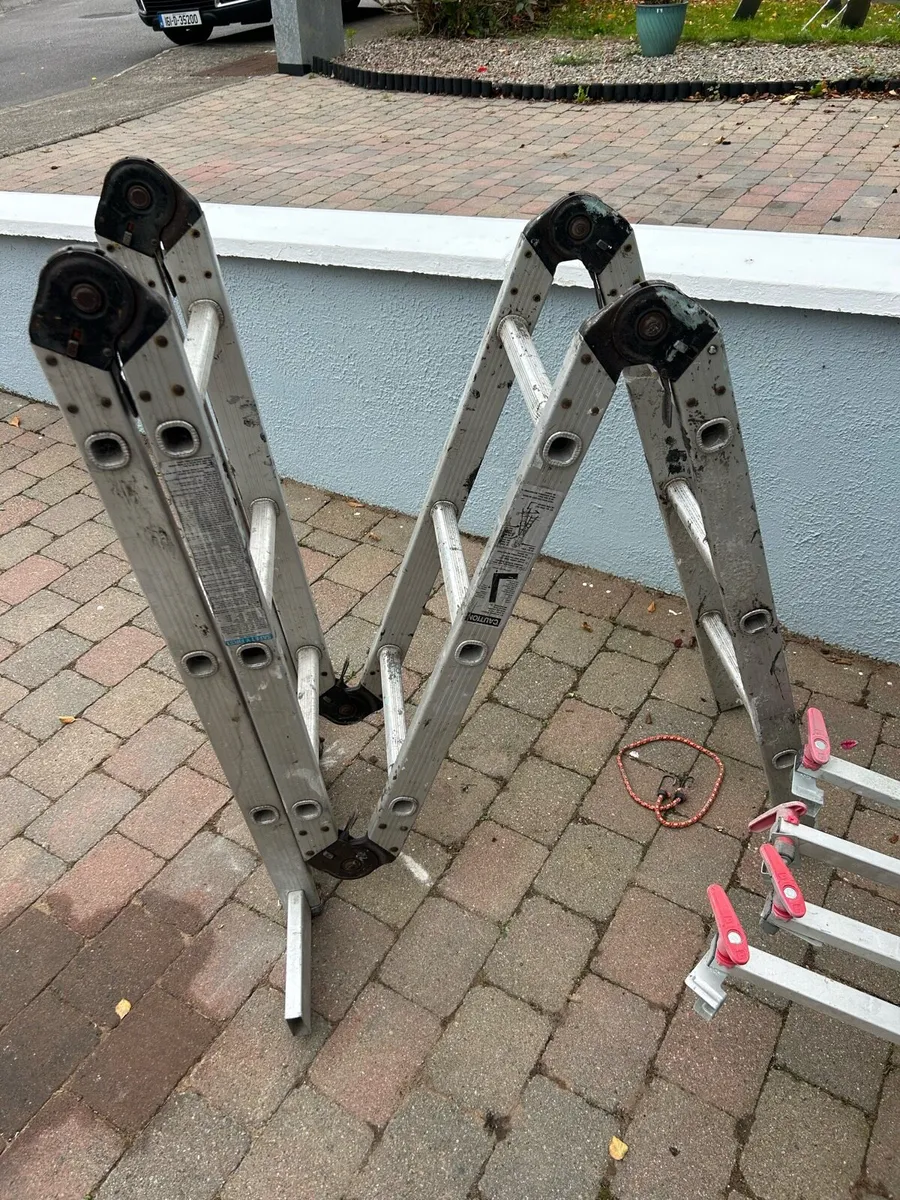 Folding ladder - Image 1