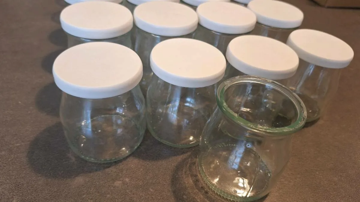22 glass jars - Image 2