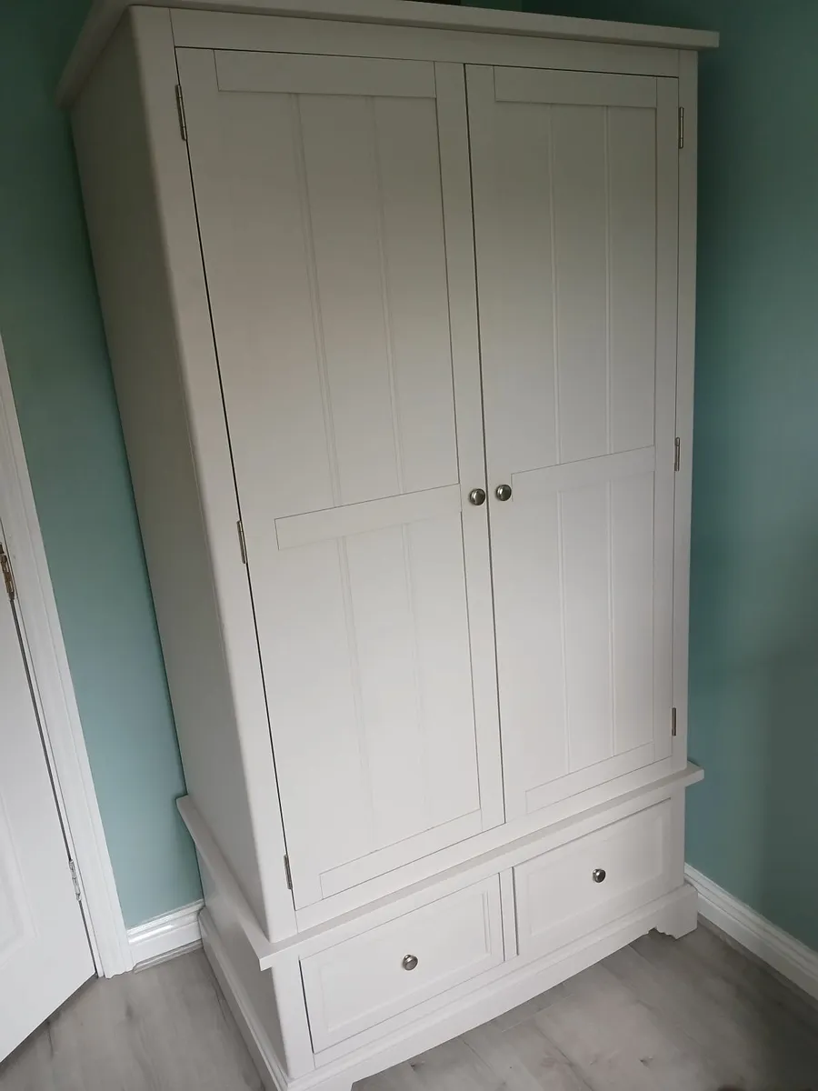 wardrobe - Image 1