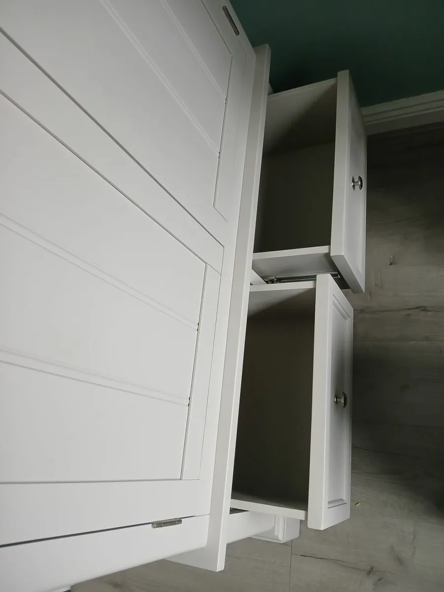 wardrobe - Image 3