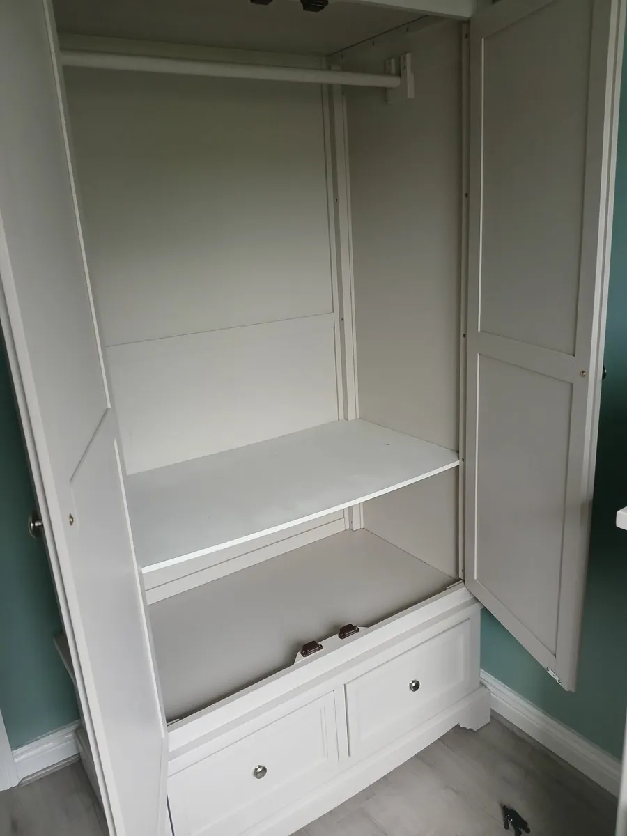 wardrobe - Image 4