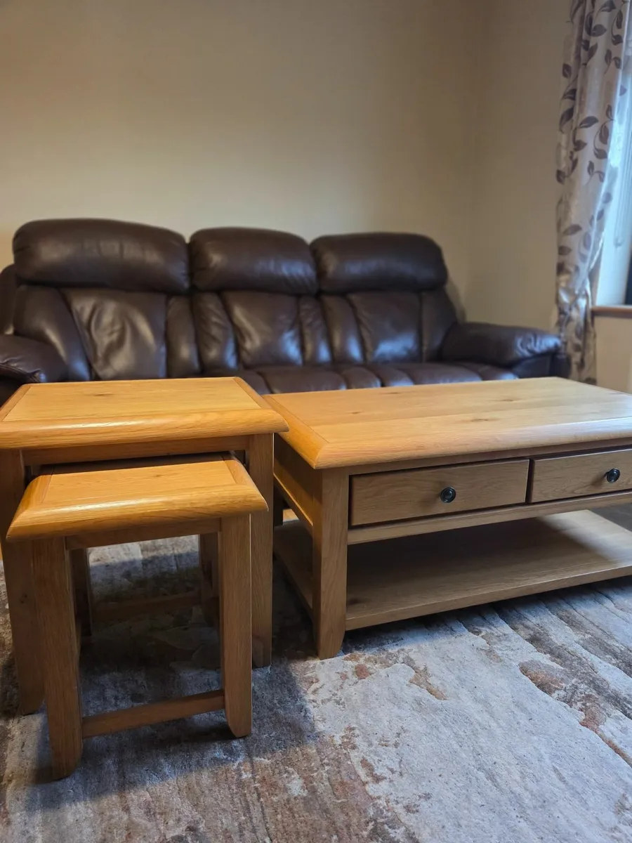 Oak Coffee Table and nest tables - Image 2