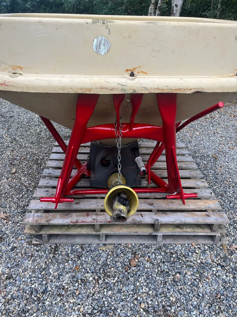 Vicon spreader - Image 2