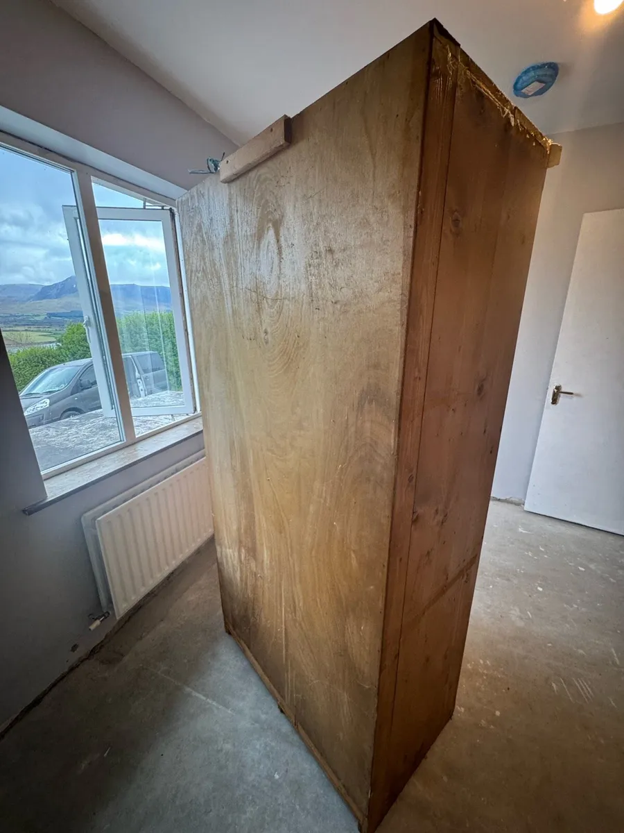 Wooden wardrobe - Image 4
