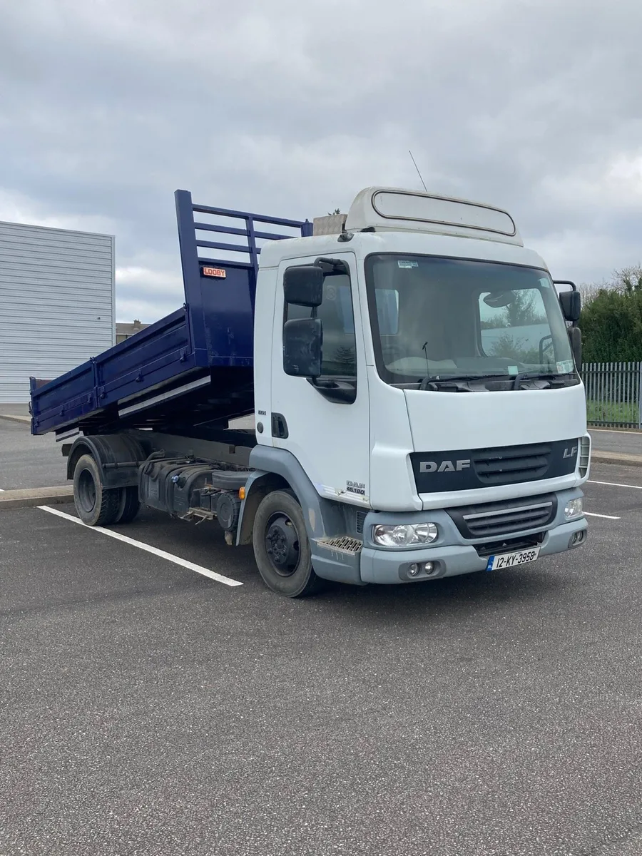 2012 DAF LF 45-180 7.5ton tipper - Image 1