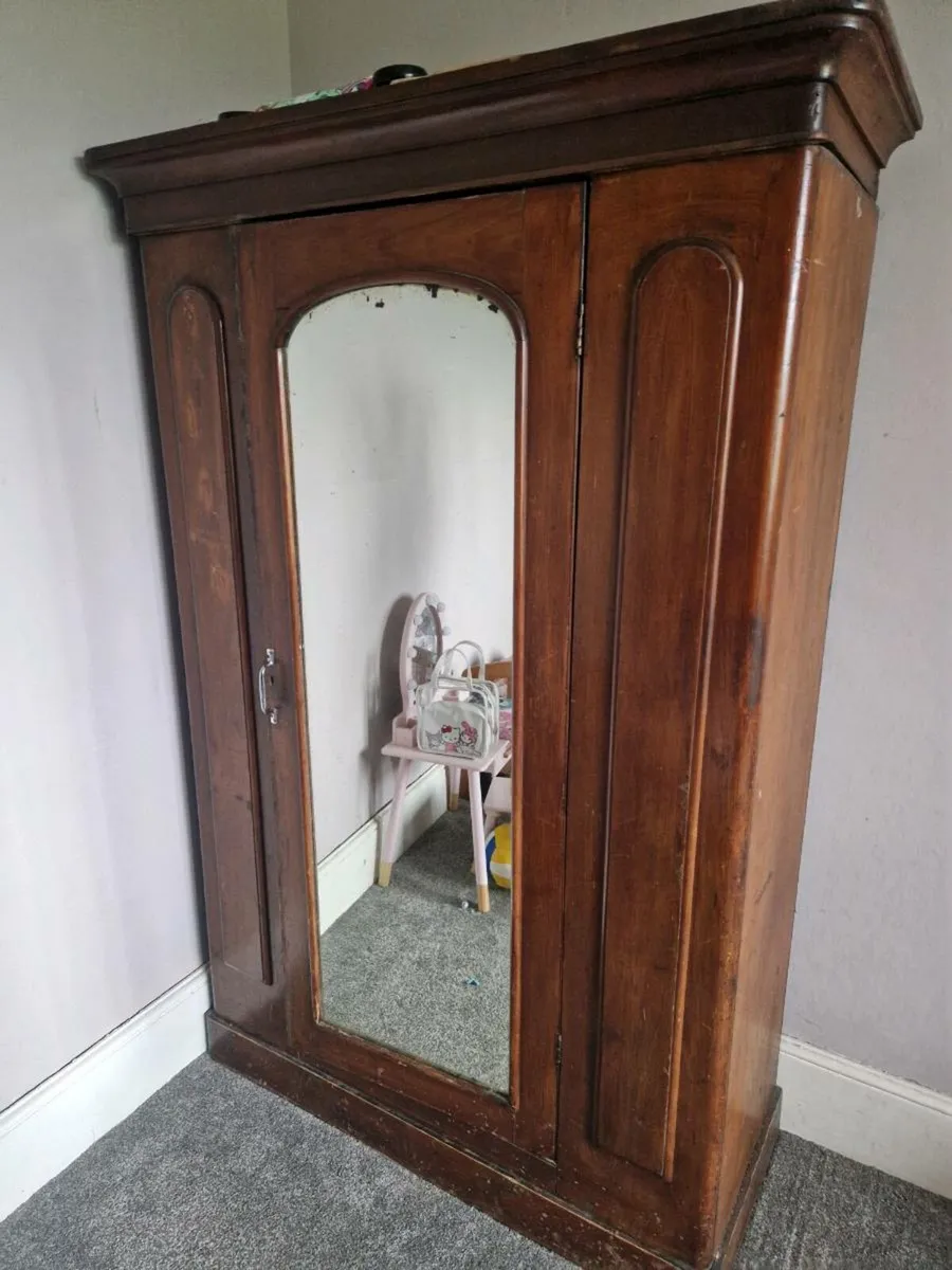 Antique wardrobe - Image 1