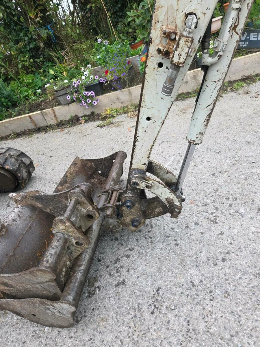 2014 Takeuchi Tb216 - Image 3