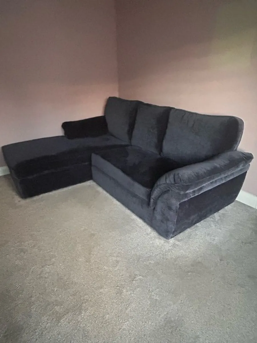sofa - Image 1