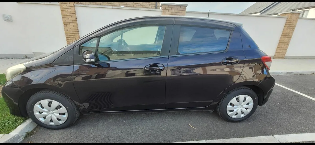 ✨ Toyota Vitz 2013 – Only 46000 Km✨ - Image 2