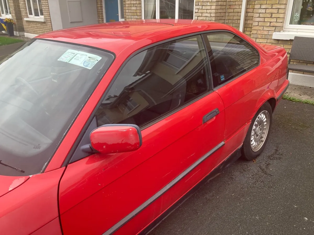 1994 BMW 318is - Image 2