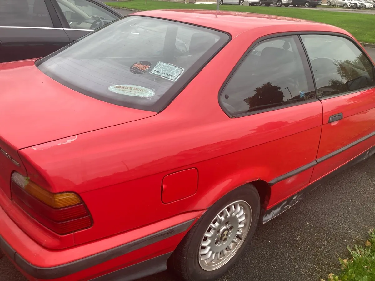 1994 BMW 318is - Image 4
