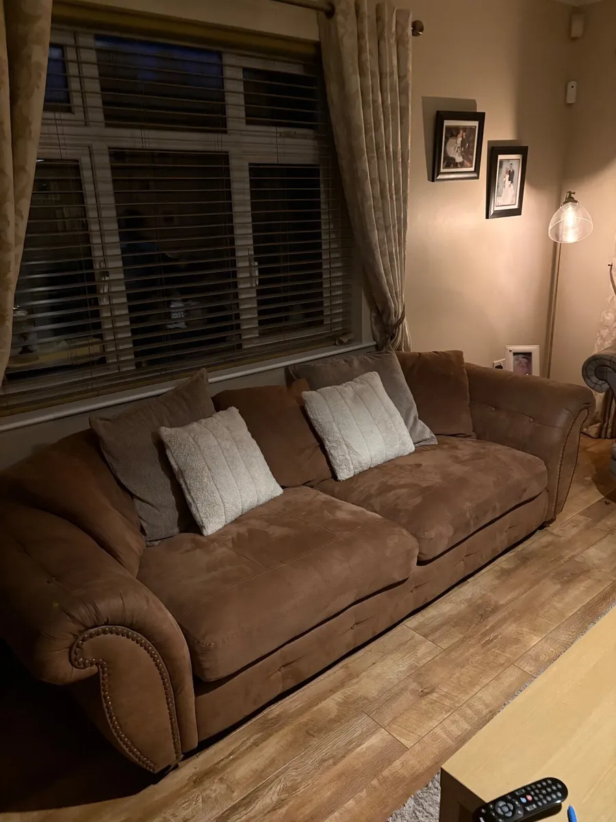 Couches - Image 2