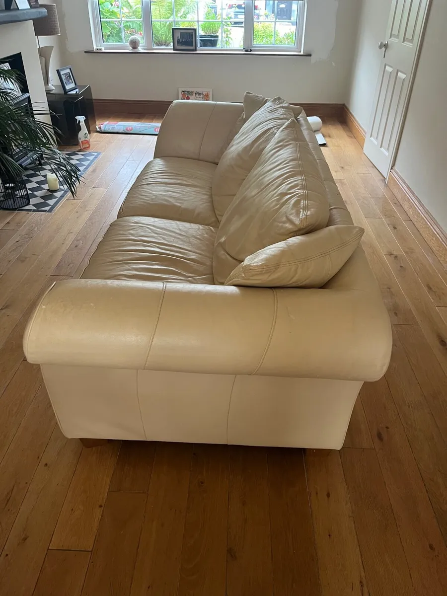 Couch 4 seater - Image 2