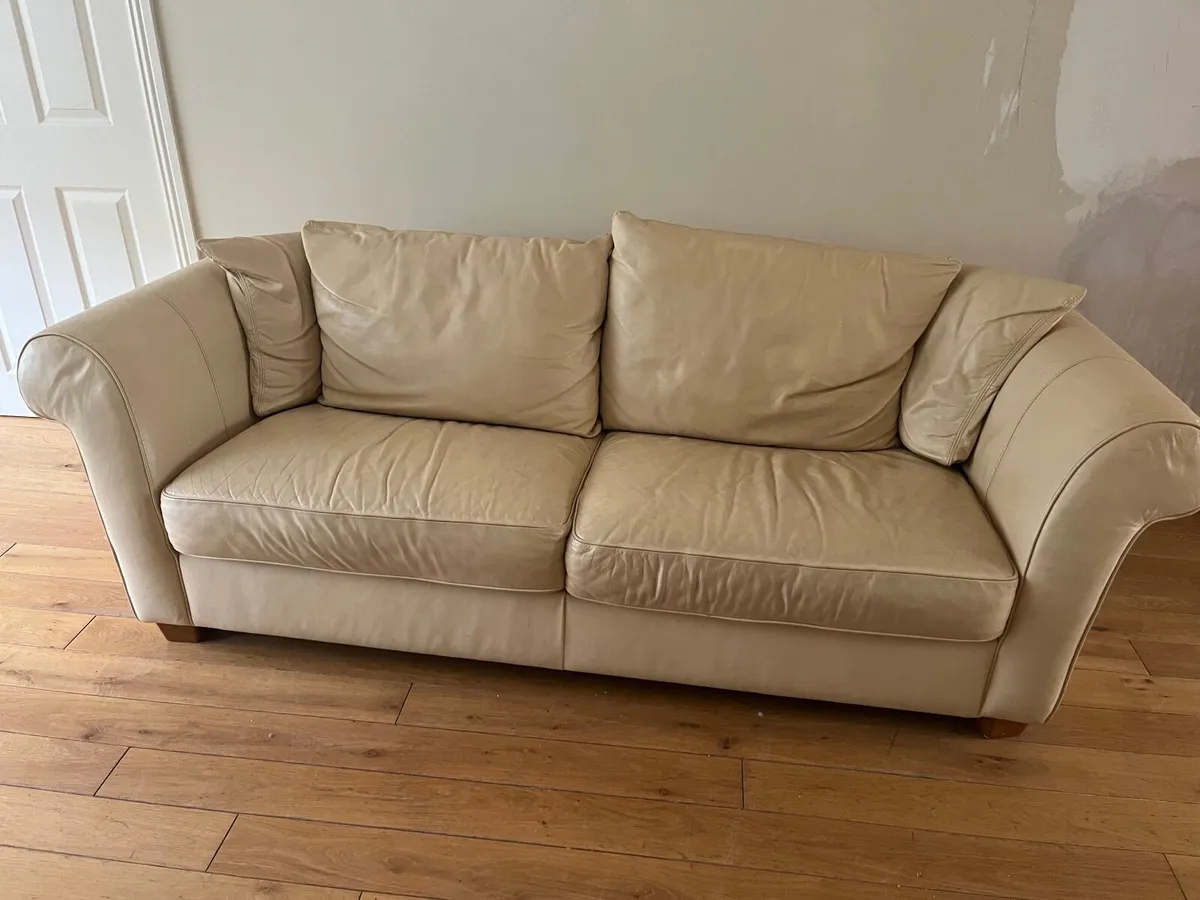 Couch 4 seater - Image 3